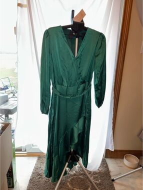 Fashion Jewelry Emerald Green Long Sleeve Wrap Midi Dress [COPY]